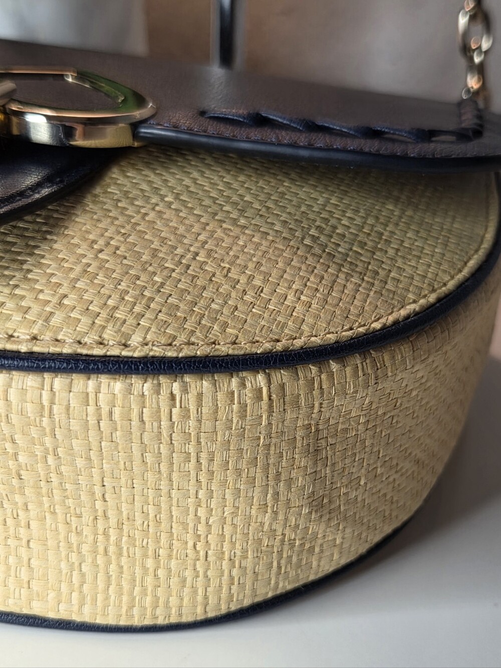 Kate Spade Robyn Straw Medium Chain Saddle Bag Navy Cream WKRU6847 EUC - Picture 9 of 16